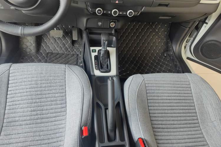 Used Honda Fit 2023 1.5L CVT Trend Edition Gear Lever