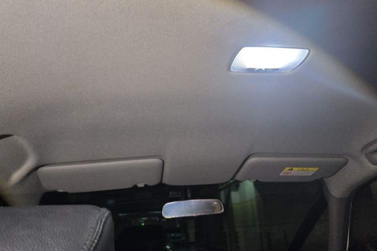 Used Honda Fit 2023 1.5L CVT Trend Edition Headliner