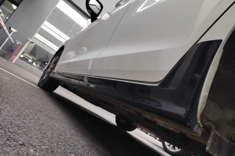 Used Honda Fit 2023 1.5L CVT Trendy Sports Edition Left Side Sill