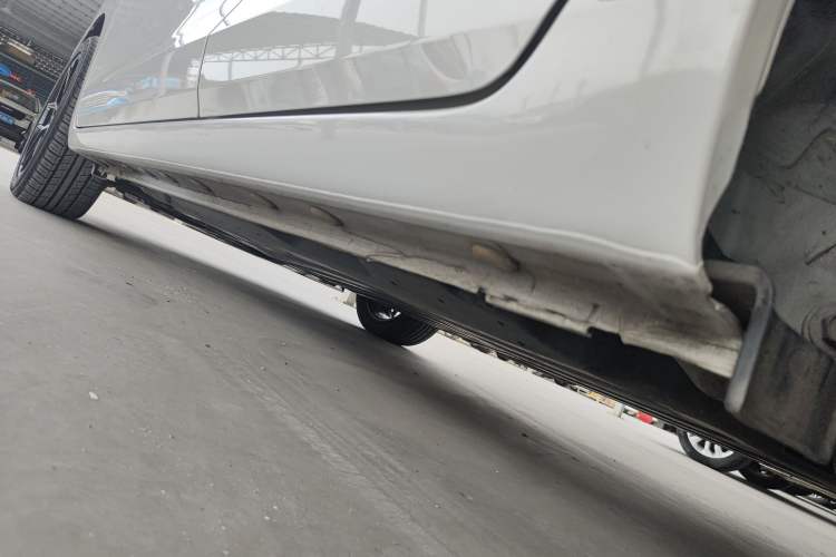 Used Honda Fit 2023 1.5L CVT Trend Edition Left Side Sill