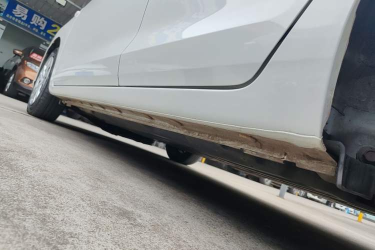 Used Honda Fit 2023 1.5L CVT Trend Edition Left Side Sill