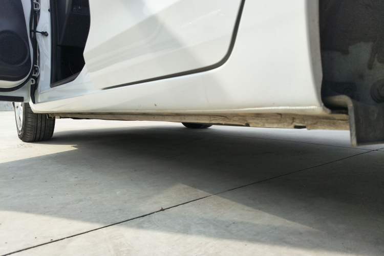 Used Honda Fit 2023 1.5L CVT Trend Edition Left Side Sill