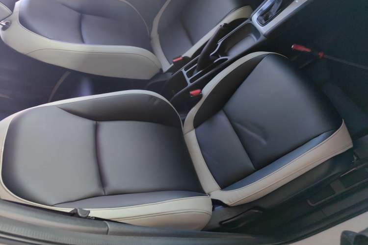 Used Honda Fit 2023 1.5L CVT Trendy Sports Edition Right Front Seat