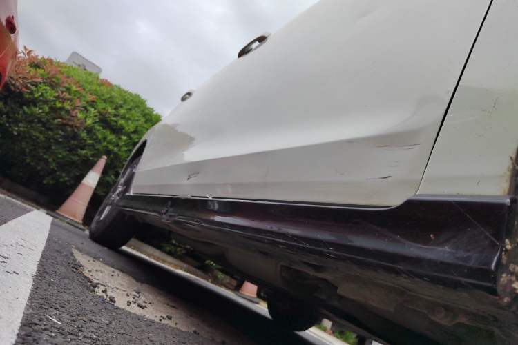 Used Honda Fit 2023 1.5L CVT Trendy Sports Edition Right Side Sill