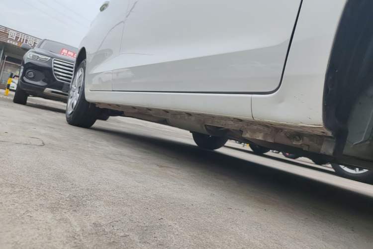 Used Honda Fit 2023 1.5L CVT Trend Edition Right Side Sill