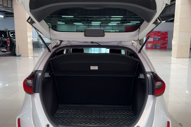 Used Honda Fit 2023 1.5L CVT Trend Edition Trunk