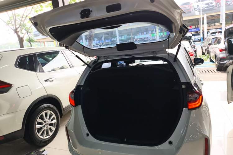 Used Honda Fit 2023 1.5L CVT Trend Edition Trunk