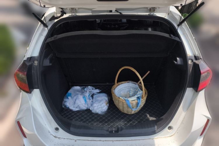 Used Honda Fit 2023 1.5L CVT Trend Edition Trunk