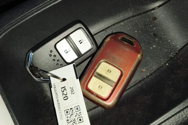Used Honda Fit 2023 1.5L CVT Trend Edition Vehicle Key