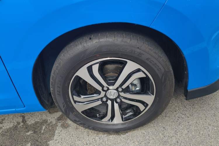 Used Honda Fit 2025 Basic Model Right Front Wheel Hub