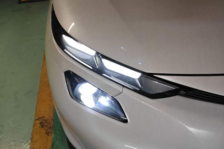 Used Honda Fit 2025 Basic Model Right Front Headlight