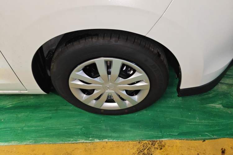 Used Honda Fit 2025 Basic Model Right Front Wheel Hub