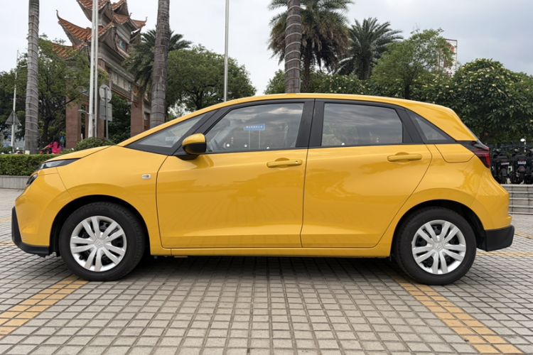 Used Honda Fit 2025 Basic Model Exterior 12