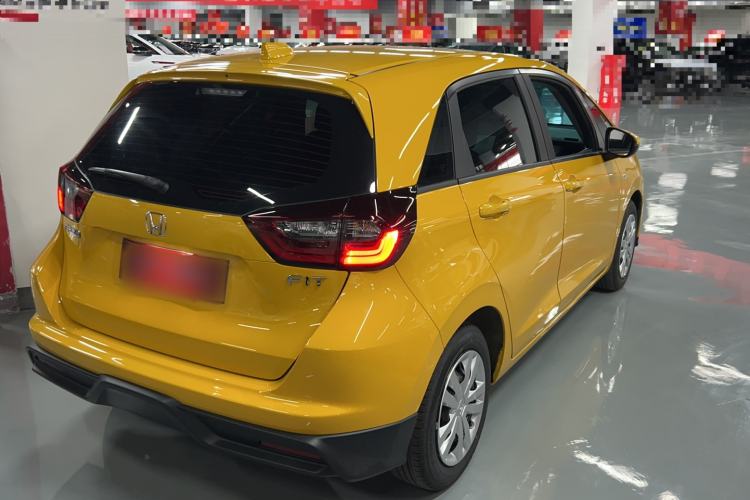 Used Honda Fit 2025 Basic Model Exterior 3