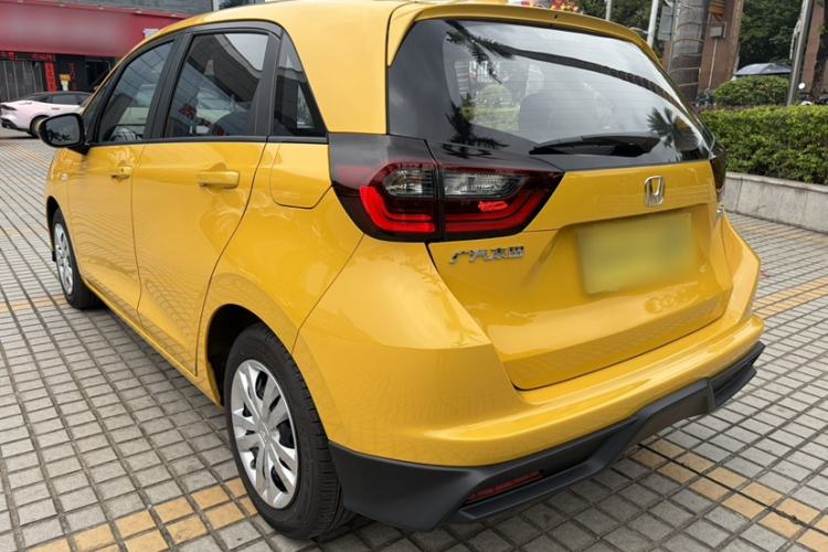 Used Honda Fit 2025 Basic Model Exterior 9