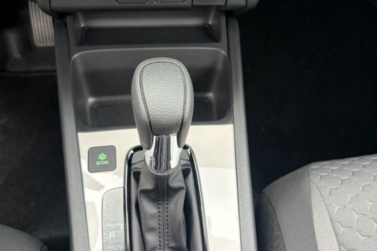 Used Honda Fit 2025 Basic Model Interior 4