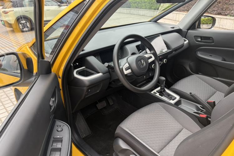Used Honda Fit 2025 Basic Model Interior 6