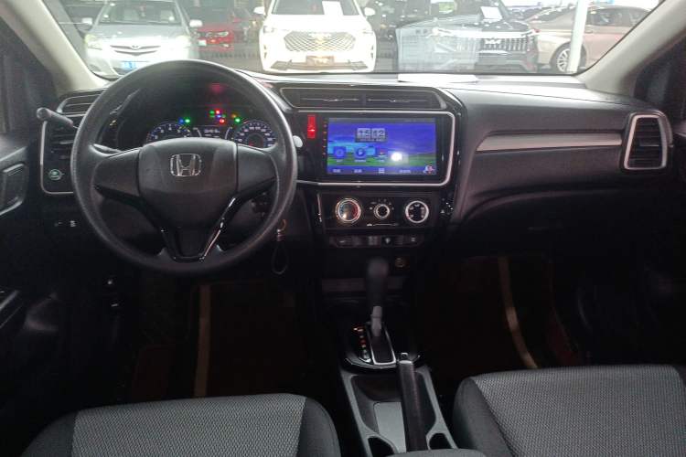 Used Honda Gienia 2017 1.5L CVT Comfort Version Center Console