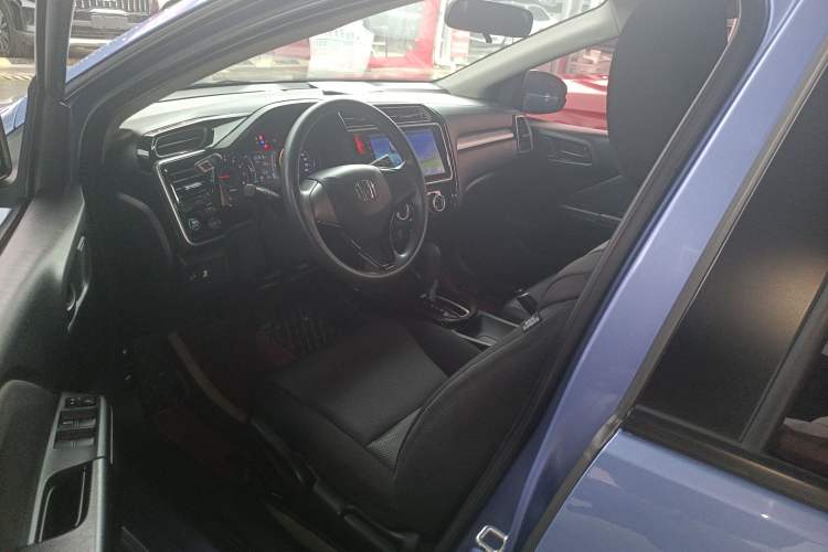 Used Honda Gienia 2017 1.5L CVT Comfort Version Driver Seat