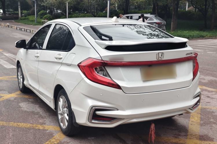 Used Honda Gienia 2017 1.5L Manual Classic Edition Exterior 5