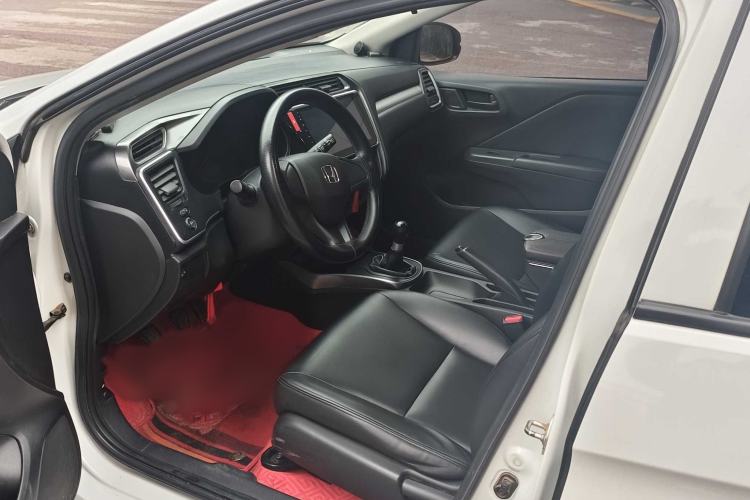 Used Honda Gienia 2017 1.5L Manual Classic Edition Interior 1