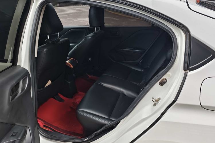 Used Honda Gienia 2017 1.5L Manual Classic Edition Interior 2
