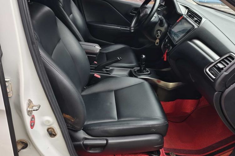 Used Honda Gienia 2017 1.5L Manual Classic Edition Interior 5