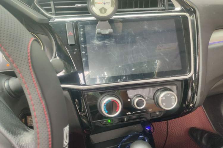 Used Honda Gienia 2017 1.5L CVT Comfort Version Audio And AC Panel