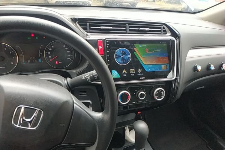 Used Honda Gienia 2017 1.5L CVT Comfort Version Center Console