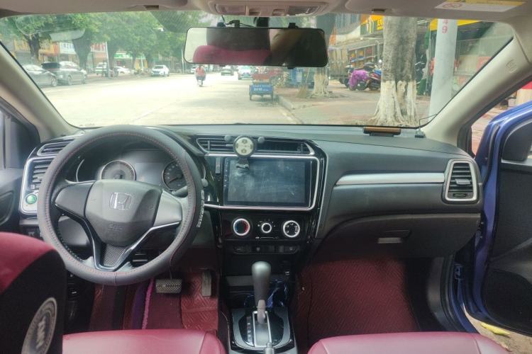 Used Honda Gienia 2017 1.5L CVT Comfort Version Center Console