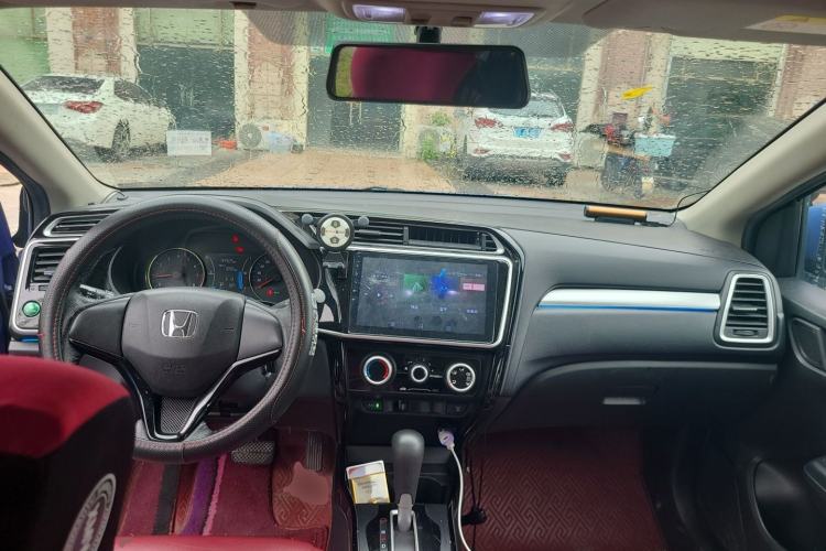 Used Honda Gienia 2017 1.5L CVT Comfort Version Center Console