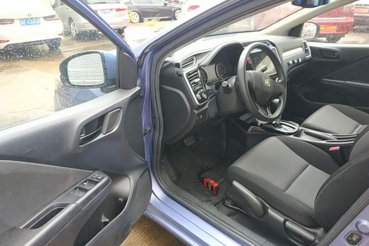 Used Honda Gienia 2017 1.5L CVT Comfort Version Driver Seat