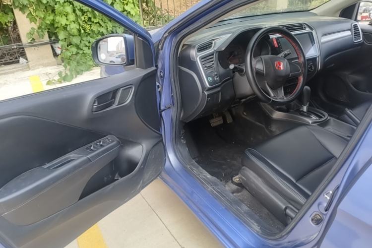 Used Honda Gienia 2017 1.5L CVT Classic Edition Driver Seat