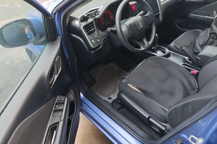 Used Honda Gienia 2017 1.5L CVT Classic Edition Driver Seat