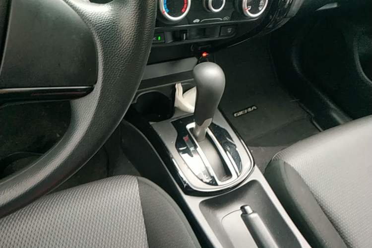 Used Honda Gienia 2017 1.5L CVT Comfort Version Gear Lever