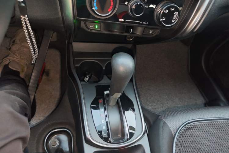 Used Honda Gienia 2017 1.5L CVT Classic Edition Gear Lever