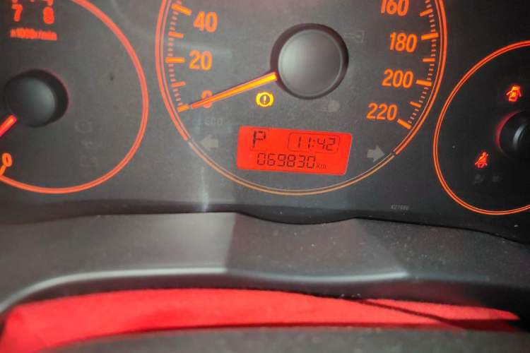 Used Honda Gienia 2017 1.5L CVT Classic Edition Odometer Close Up