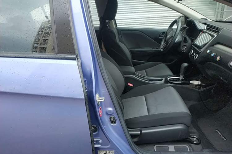 Used Honda Gienia 2017 1.5L CVT Comfort Version Right Front Seat