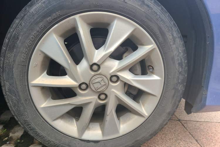 Used Honda Gienia 2017 1.5L CVT Comfort Version Right Front Wheel Hub