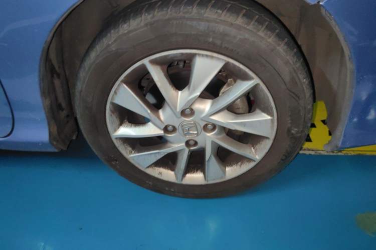Used Honda Gienia 2017 1.5L CVT Classic Edition Right Front Wheel Hub