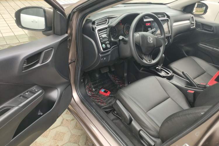 Used Honda Gienia 2017 1.5L CVT Comfort Version Driver Seat