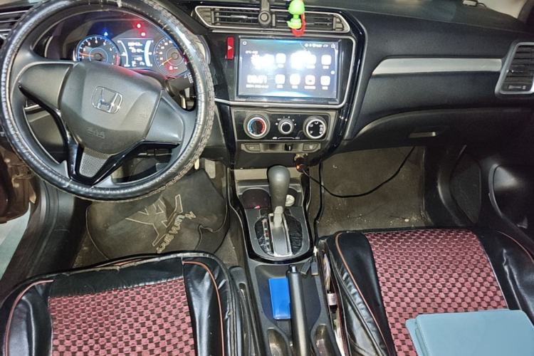 Used Honda Gienia 2017 1.5L CVT Comfort Version Center Console