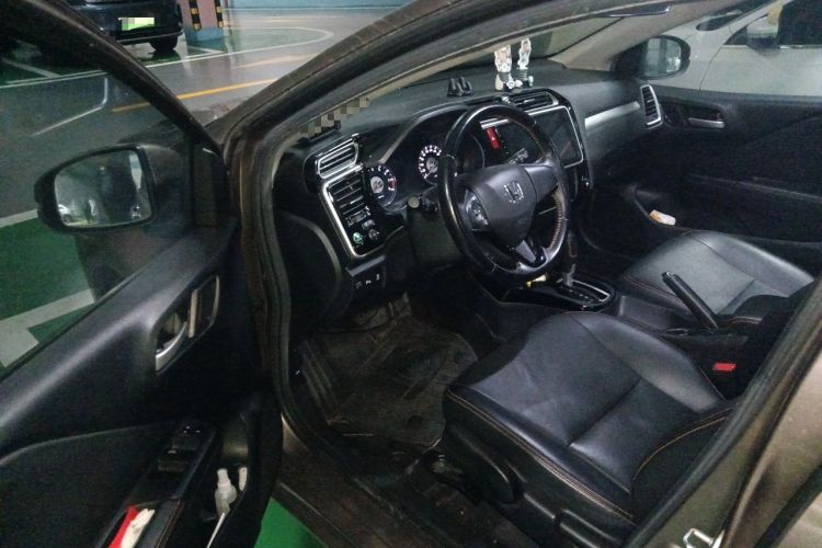 Used Honda Gienia 2017 1.5L CVT Fashion Edition Driver Seat