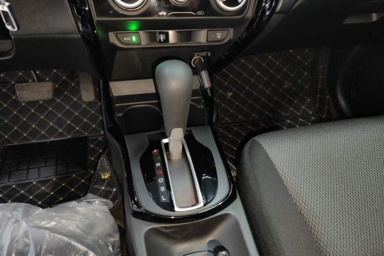 Used Honda Gienia 2017 1.5L CVT Comfort Version Gear Lever