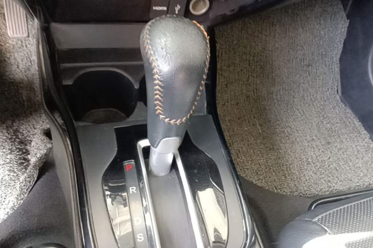 Used Honda Gienia 2017 1.5L CVT Luxury Edition Gear Lever