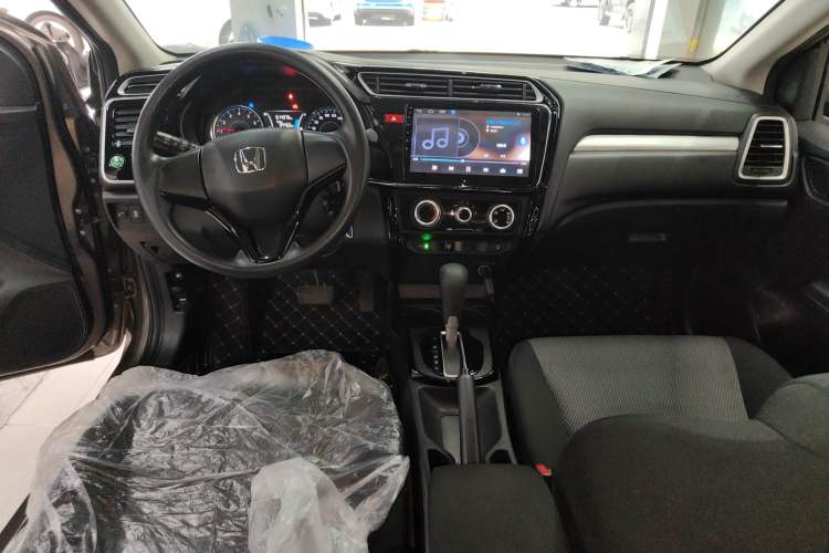 Used Honda Gienia 2017 1.5L CVT Comfort Version Interior 2