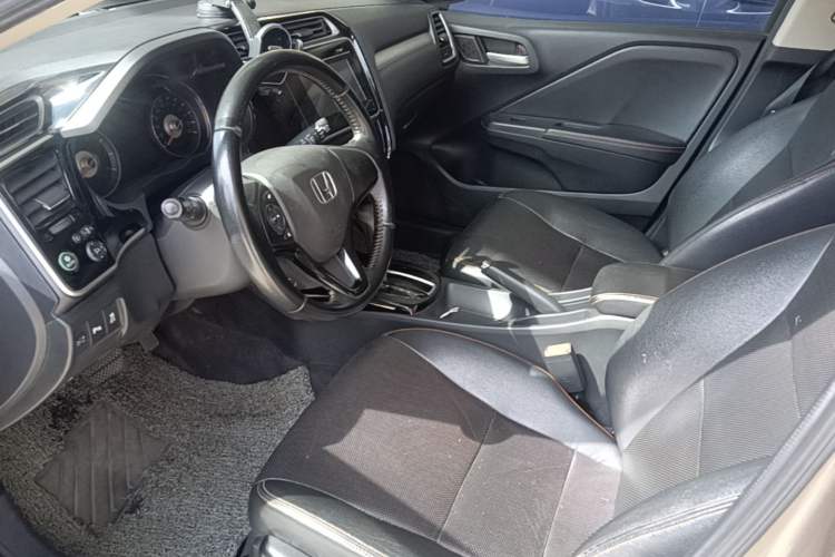 Used Honda Gienia 2017 1.5L CVT Luxury Edition Left Front Seat