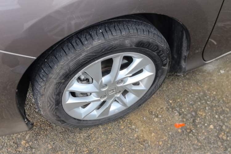 Used Honda Gienia 2017 1.5L CVT Comfort Version Left Front Wheel Hub