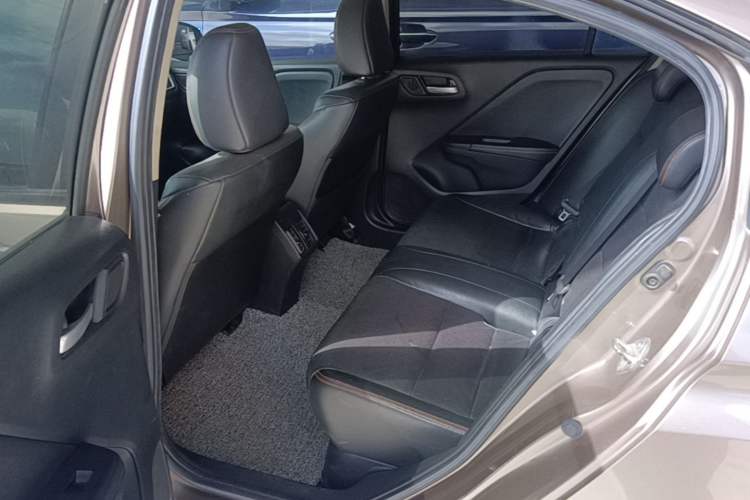 Used Honda Gienia 2017 1.5L CVT Luxury Edition Left Rear Seat