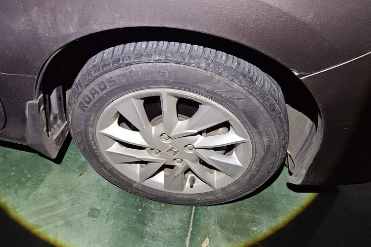 Used Honda Gienia 2017 1.5L CVT Comfort Version Right Front Wheel Hub